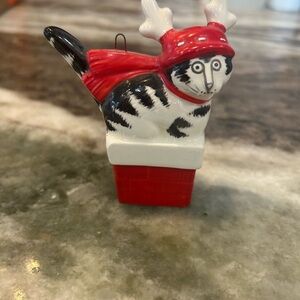 Vintage kliban Cat in Chimney Christmas Ornament few signs of wear EUC